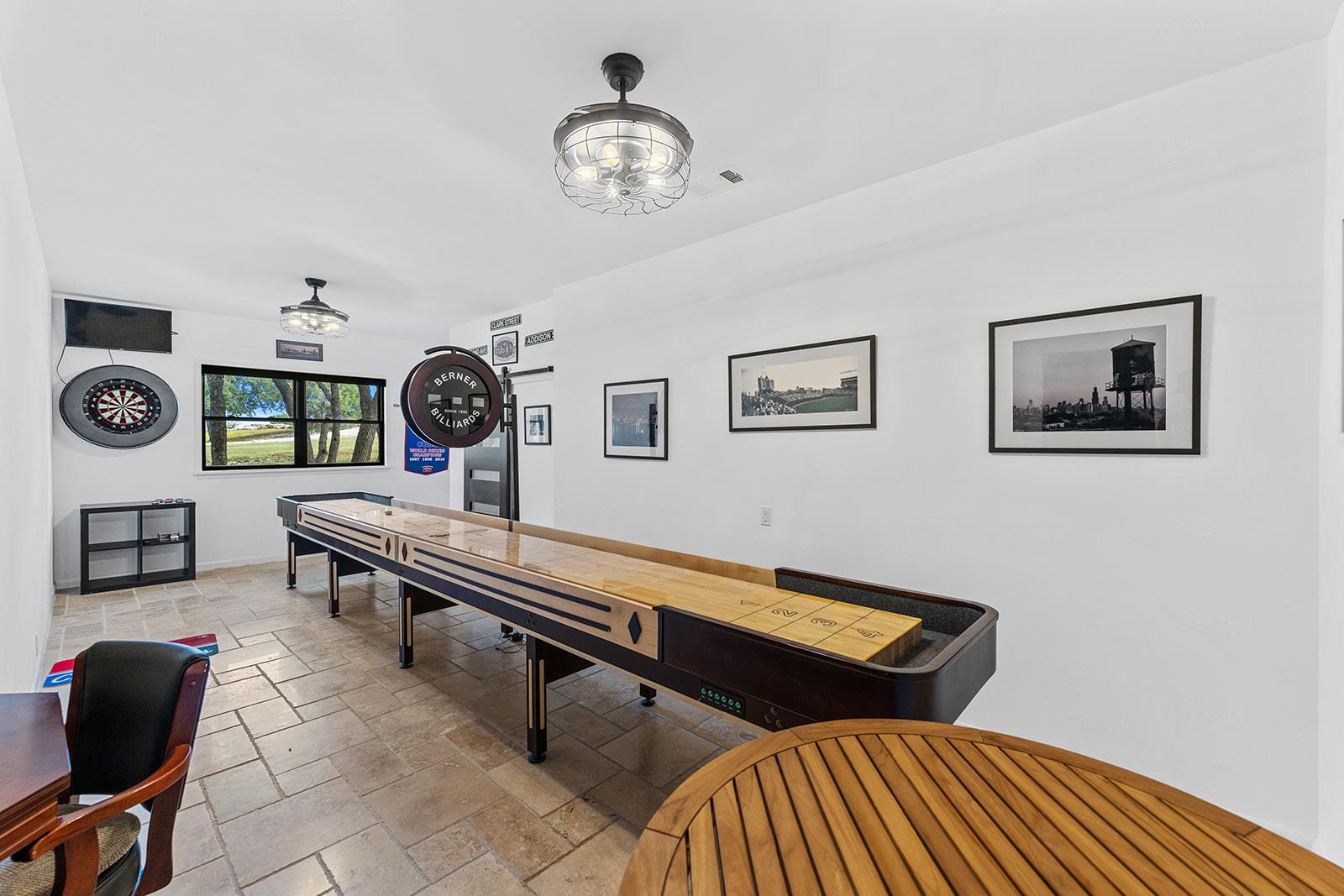 20516 Queen Bee Ln, Spicewood, TX 78669