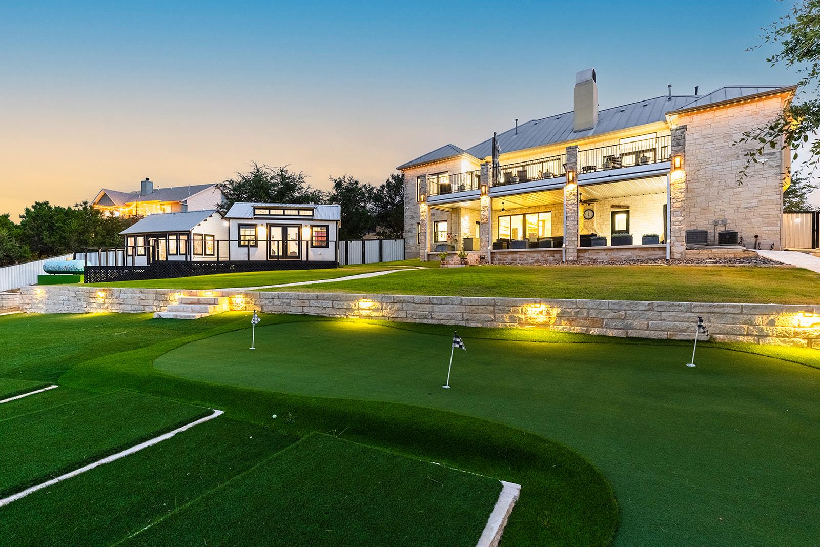 20516 Queen Bee Ln, Spicewood, TX 78669