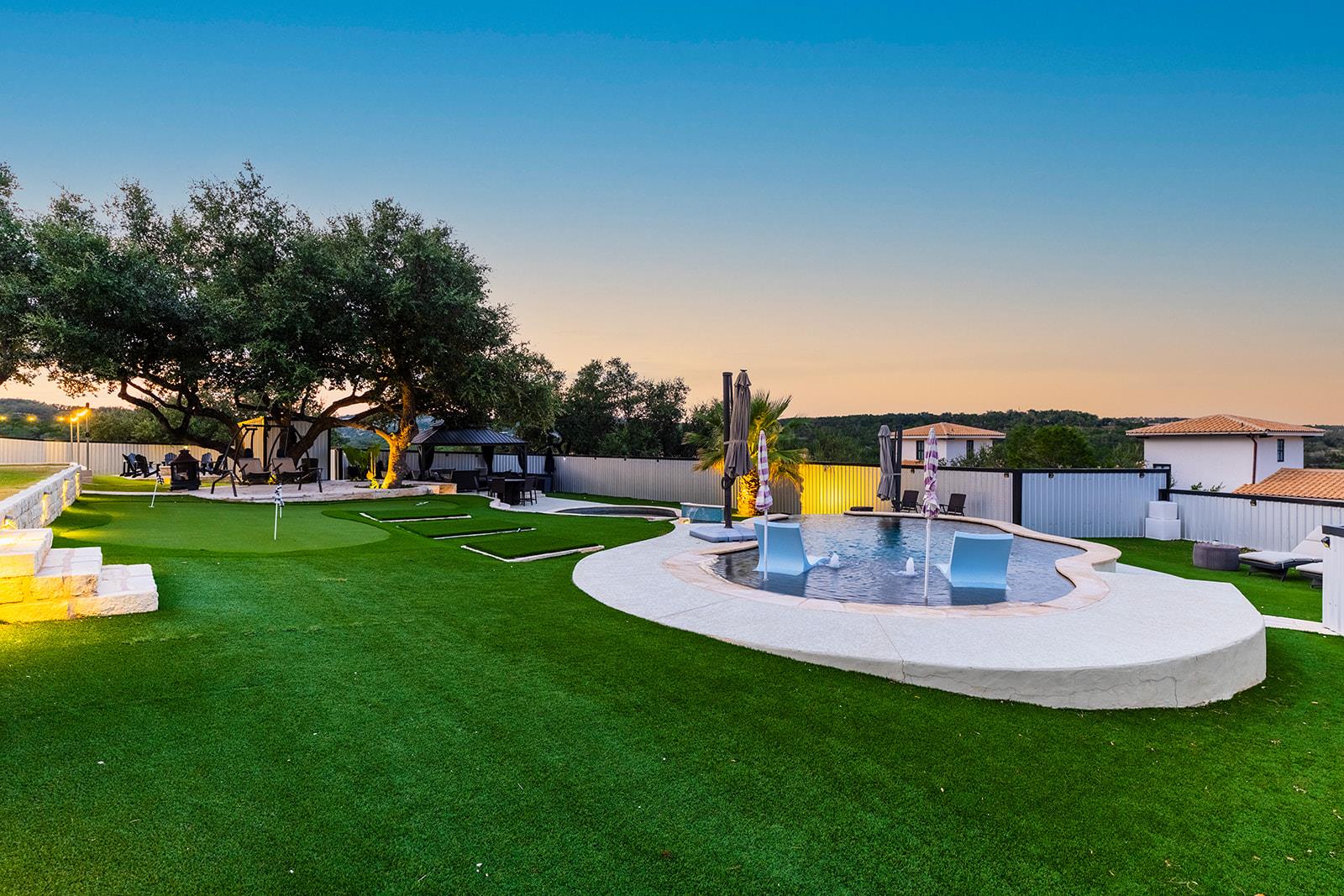 20516 Queen Bee Ln, Spicewood, TX 78669