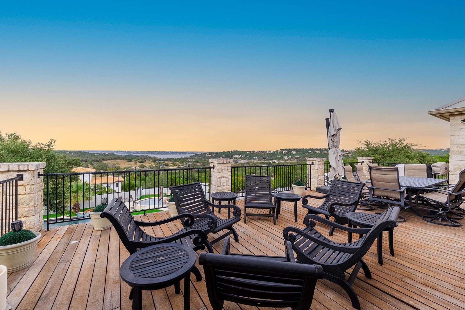 20516 Queen Bee Ln, Spicewood, TX 78669