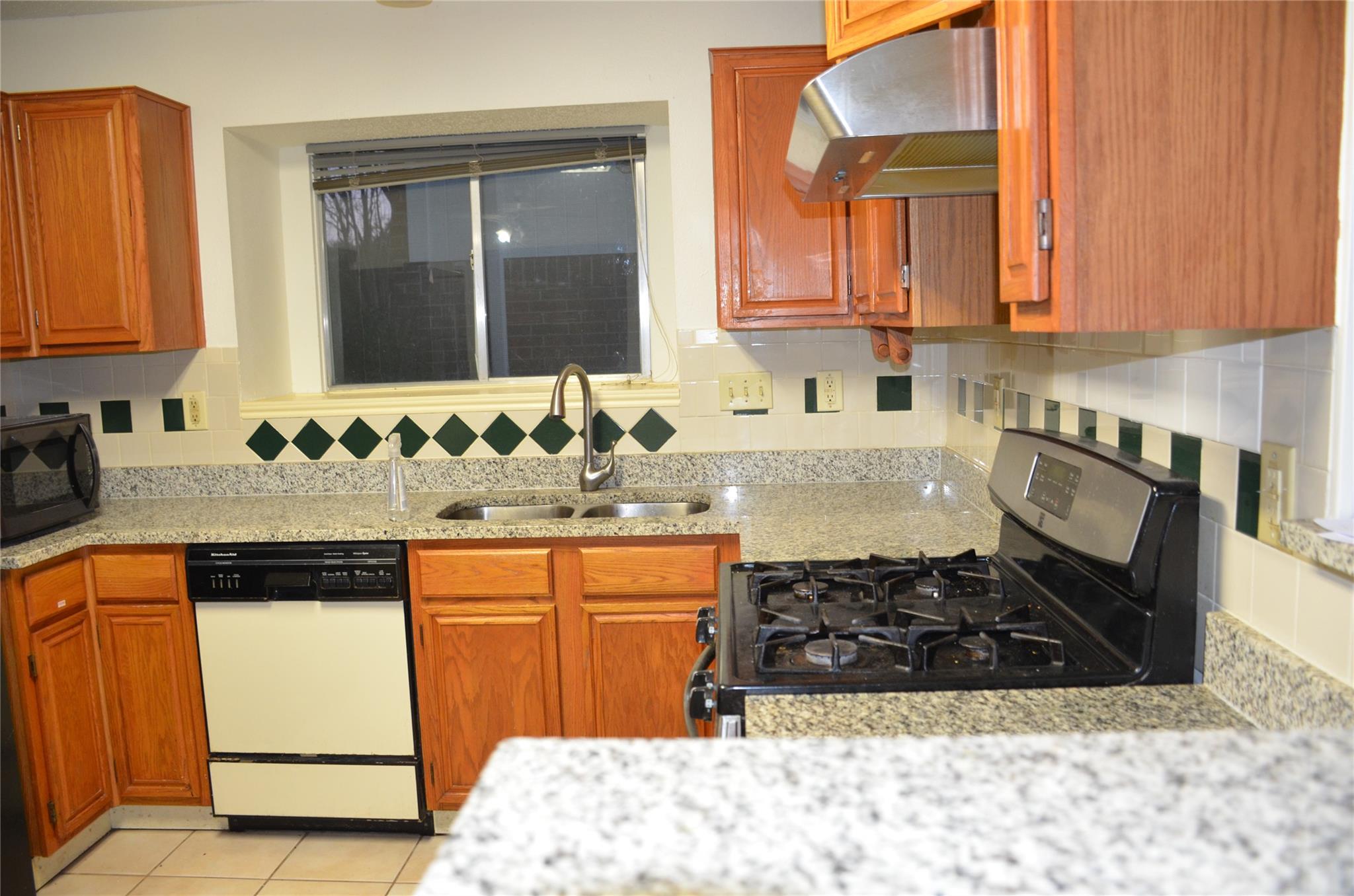 1115 Faircrest Dr, Austin, TX 78753