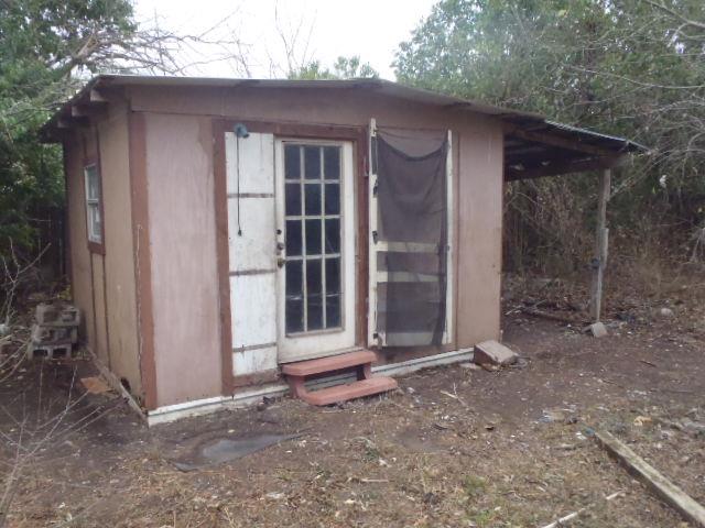 652 Fir Ln, Lockhart, TX 78644