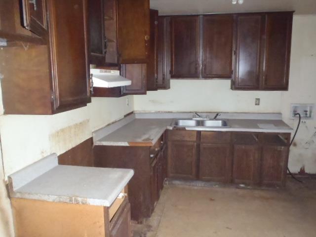 652 Fir Ln, Lockhart, TX 78644