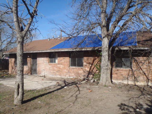 652 Fir Ln, Lockhart, TX 78644