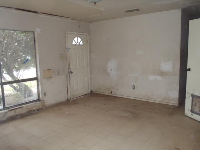 652 Fir Ln, Lockhart, TX 78644