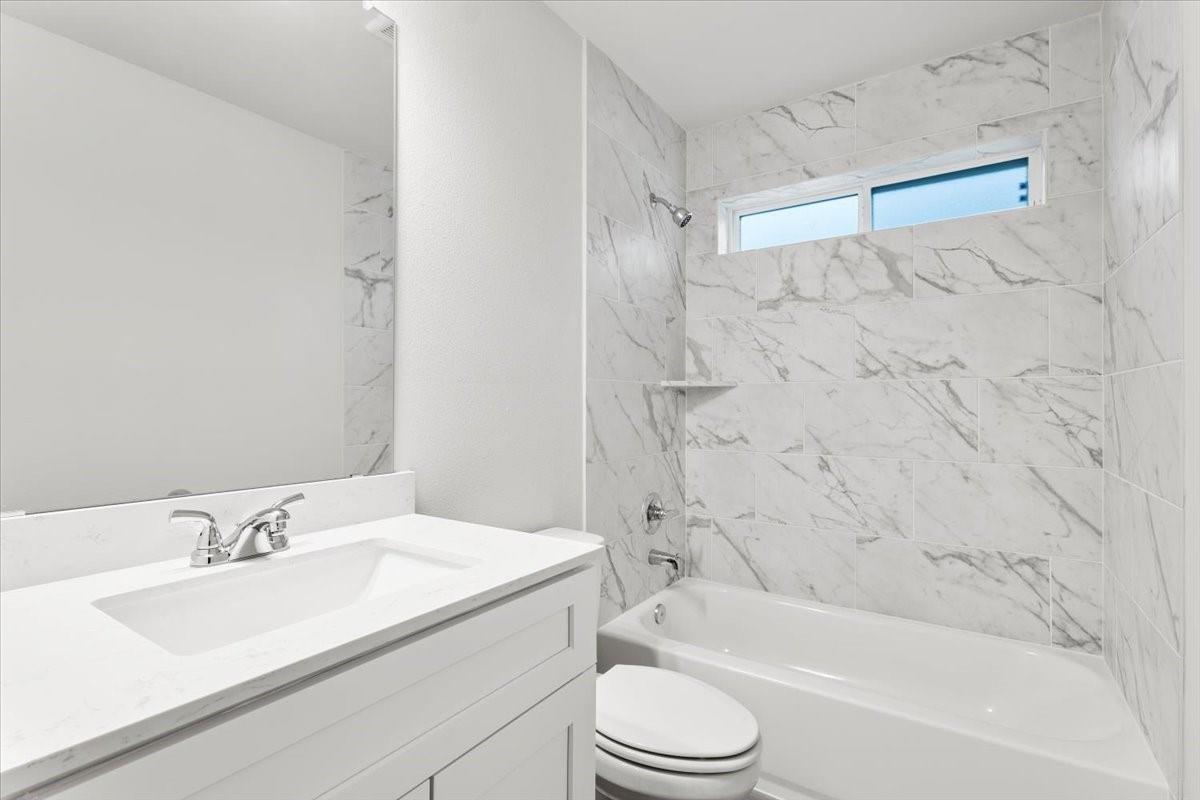 320 Windstar Rd, Liberty Hill, TX 78642