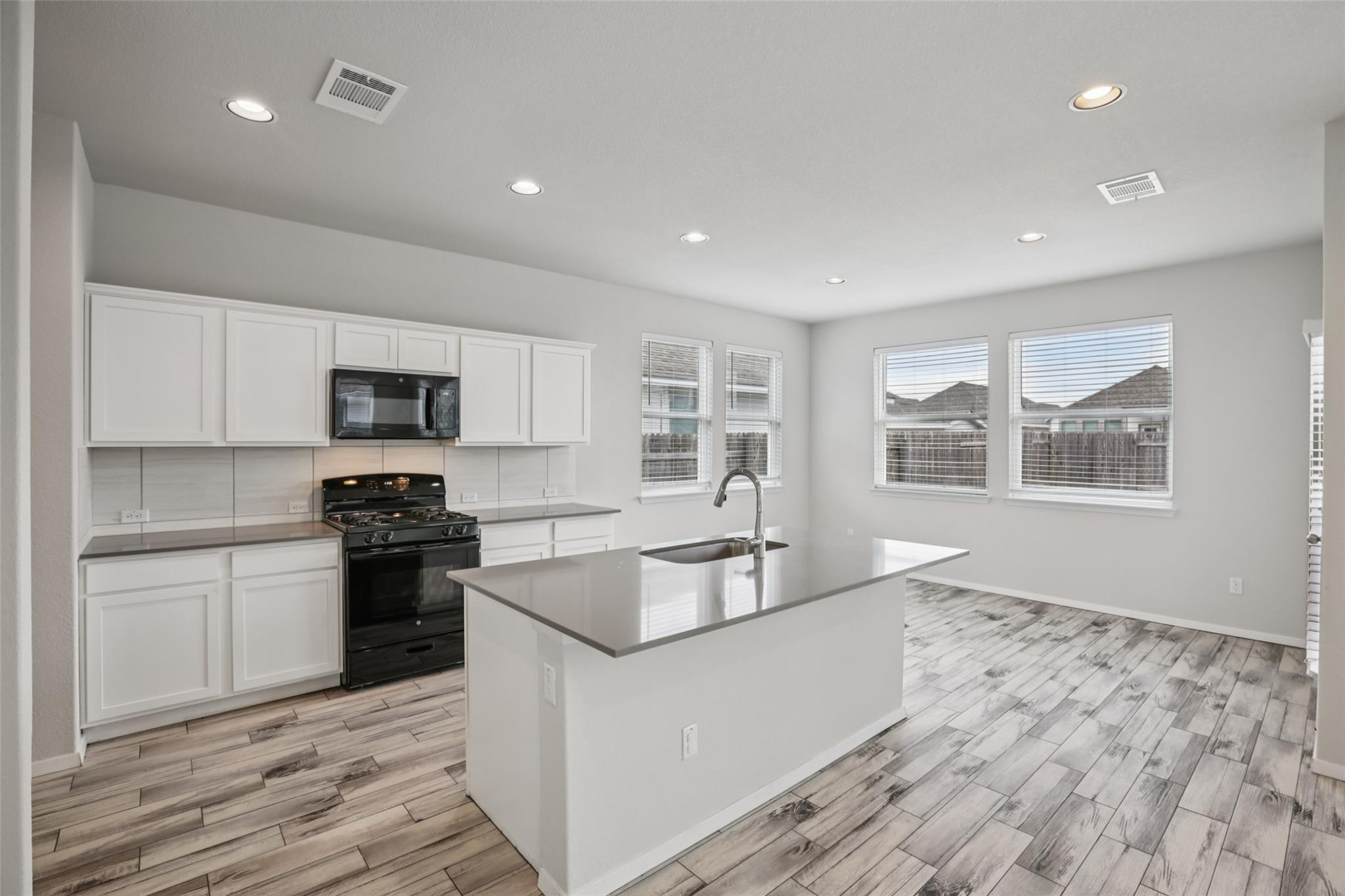 293 Gaida Loop, Georgetown, TX 78628