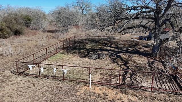 266 Catfish Ln, Lockhart, TX 78644