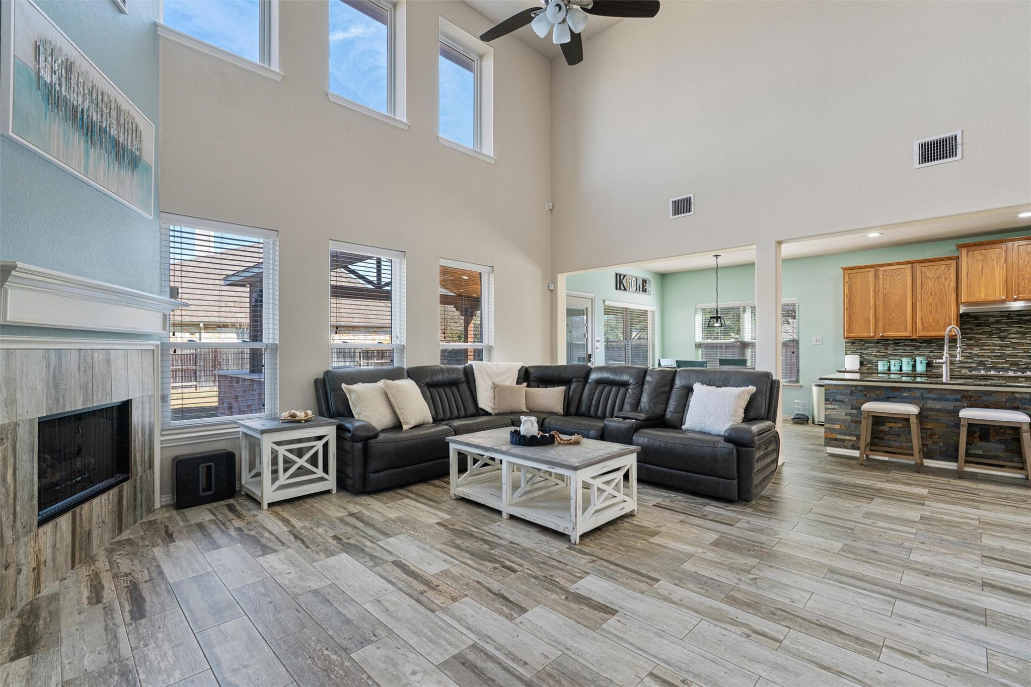 349 Lake Livingston Dr, Georgetown, TX 78628