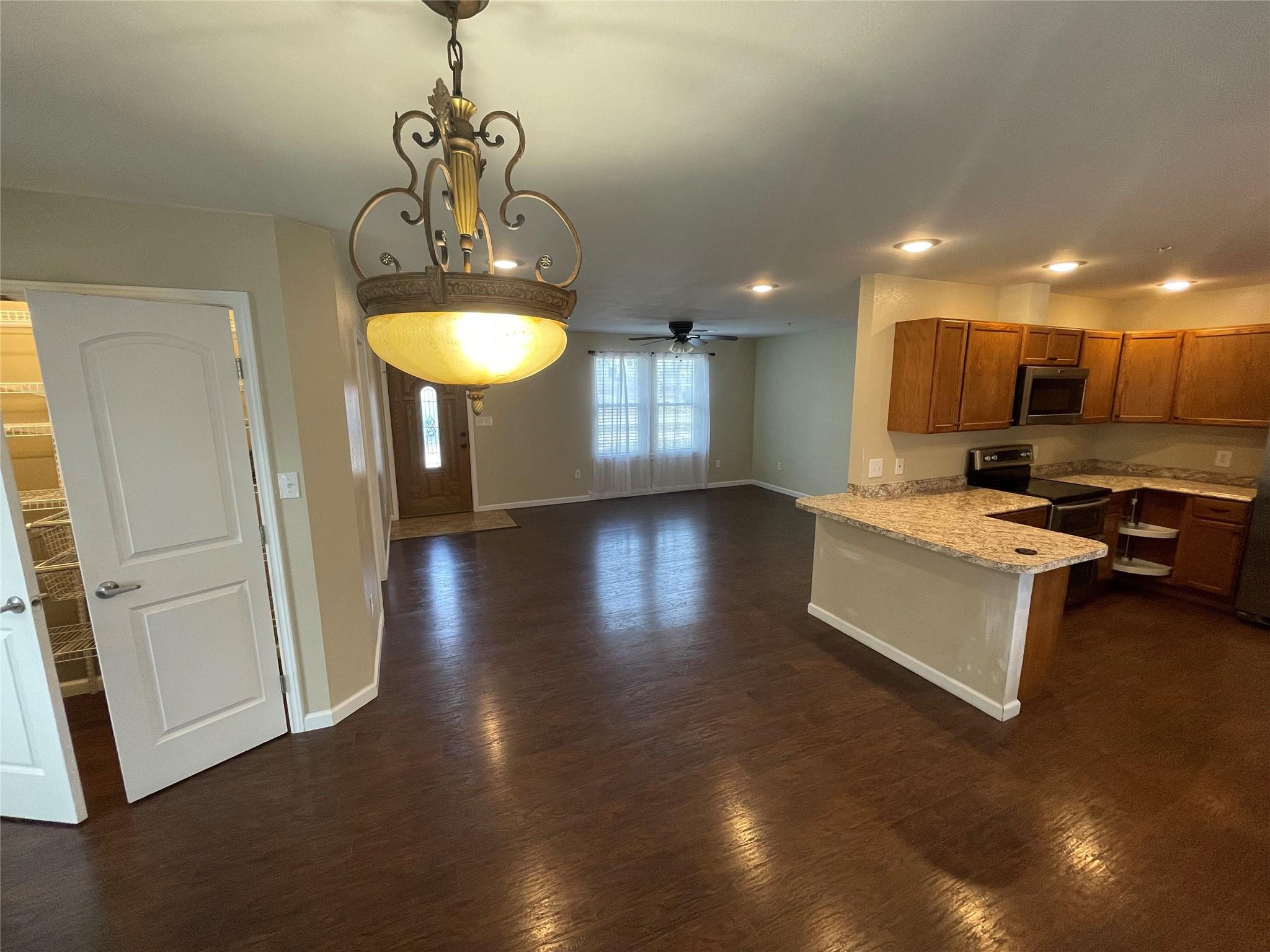 111 Hillview Ln, Burnet, TX 78611