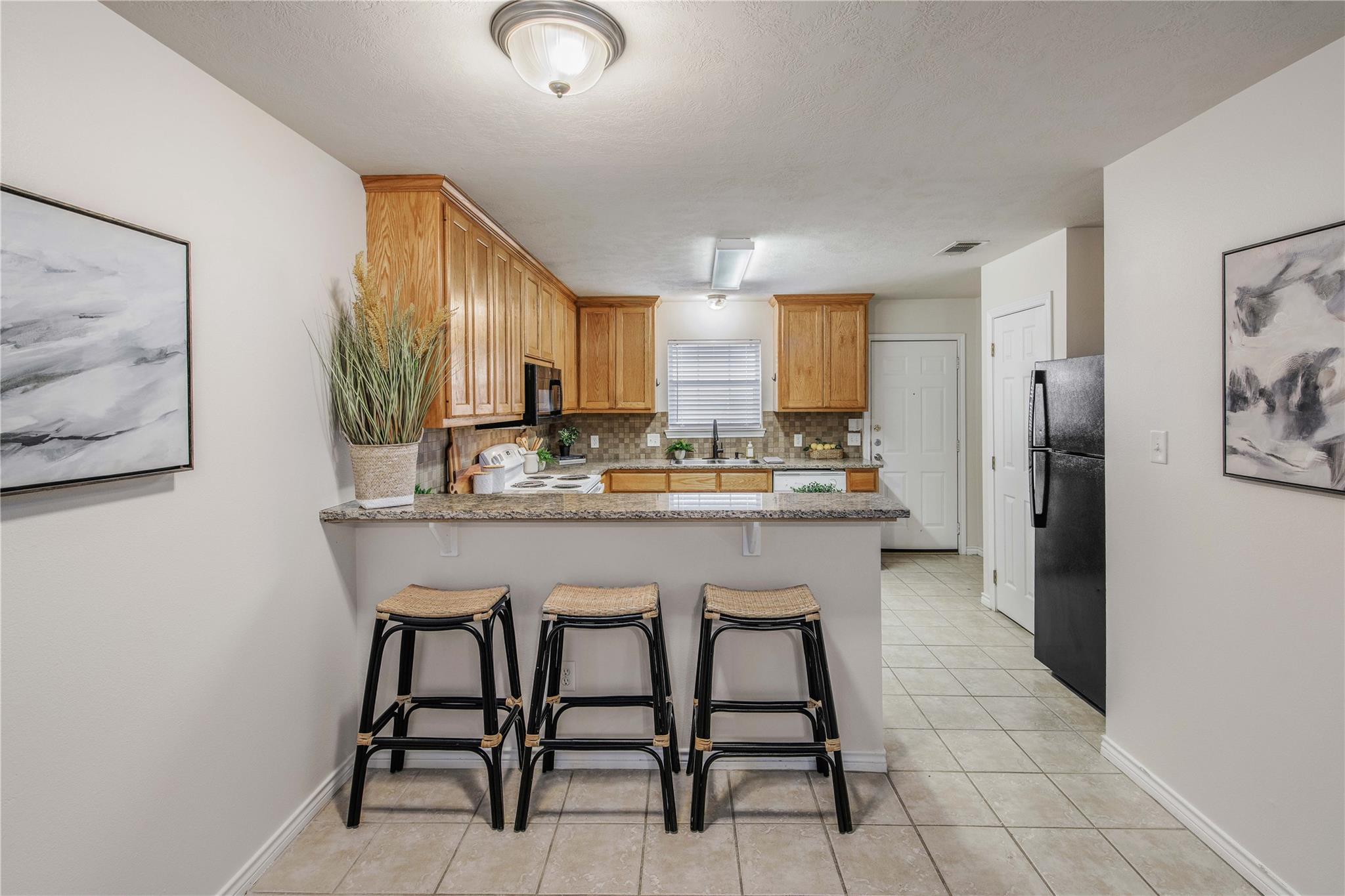 901 Crepe Myrtle St, College Station, TX 77845