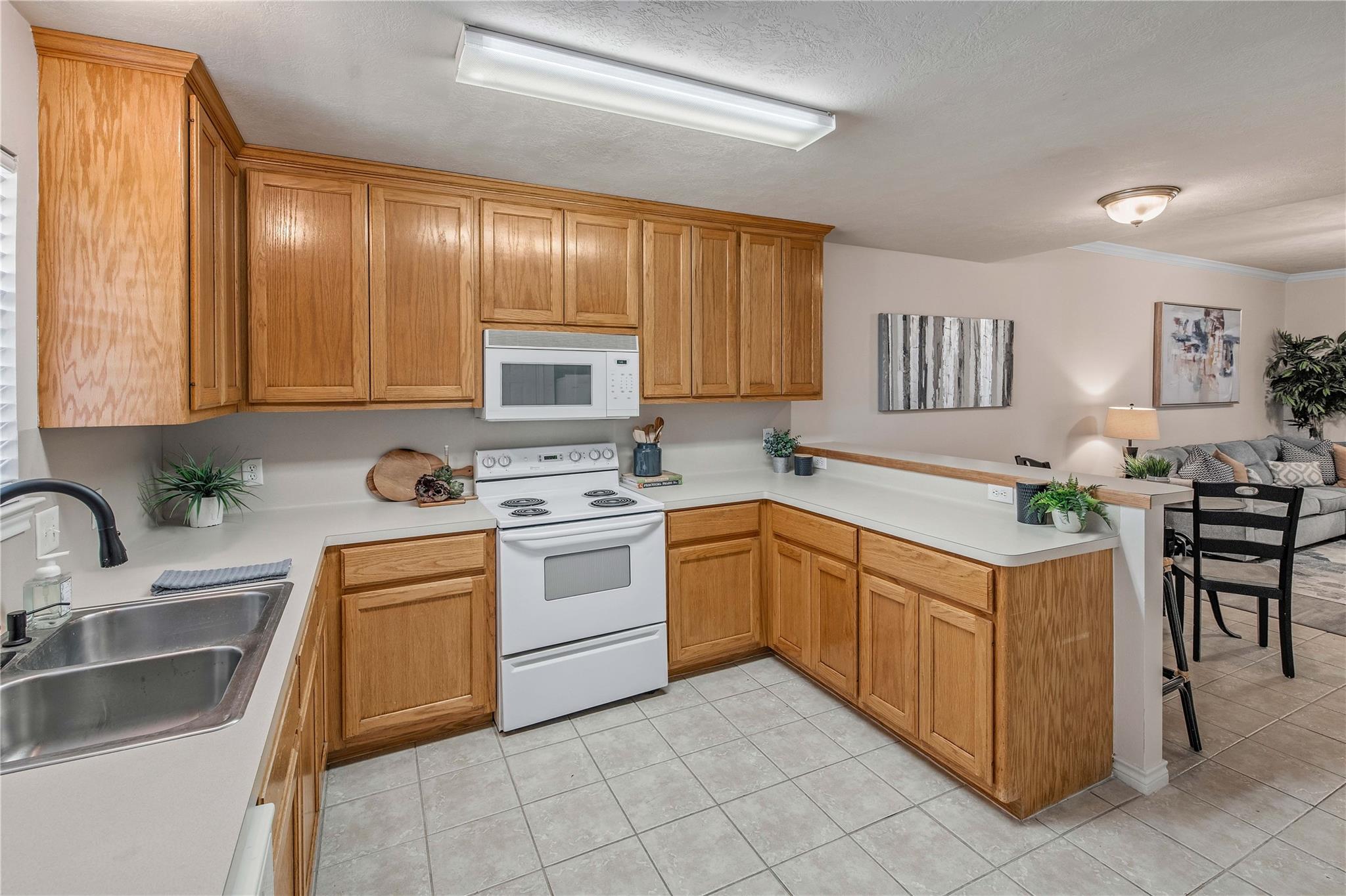 901 Crepe Myrtle St, College Station, TX 77845