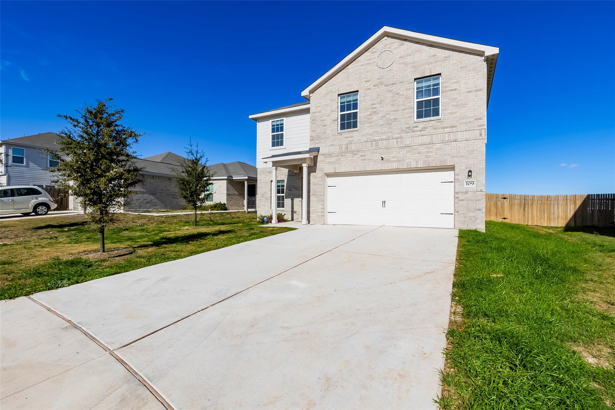 109 Riverdale Dr, Jarrell, TX 76537