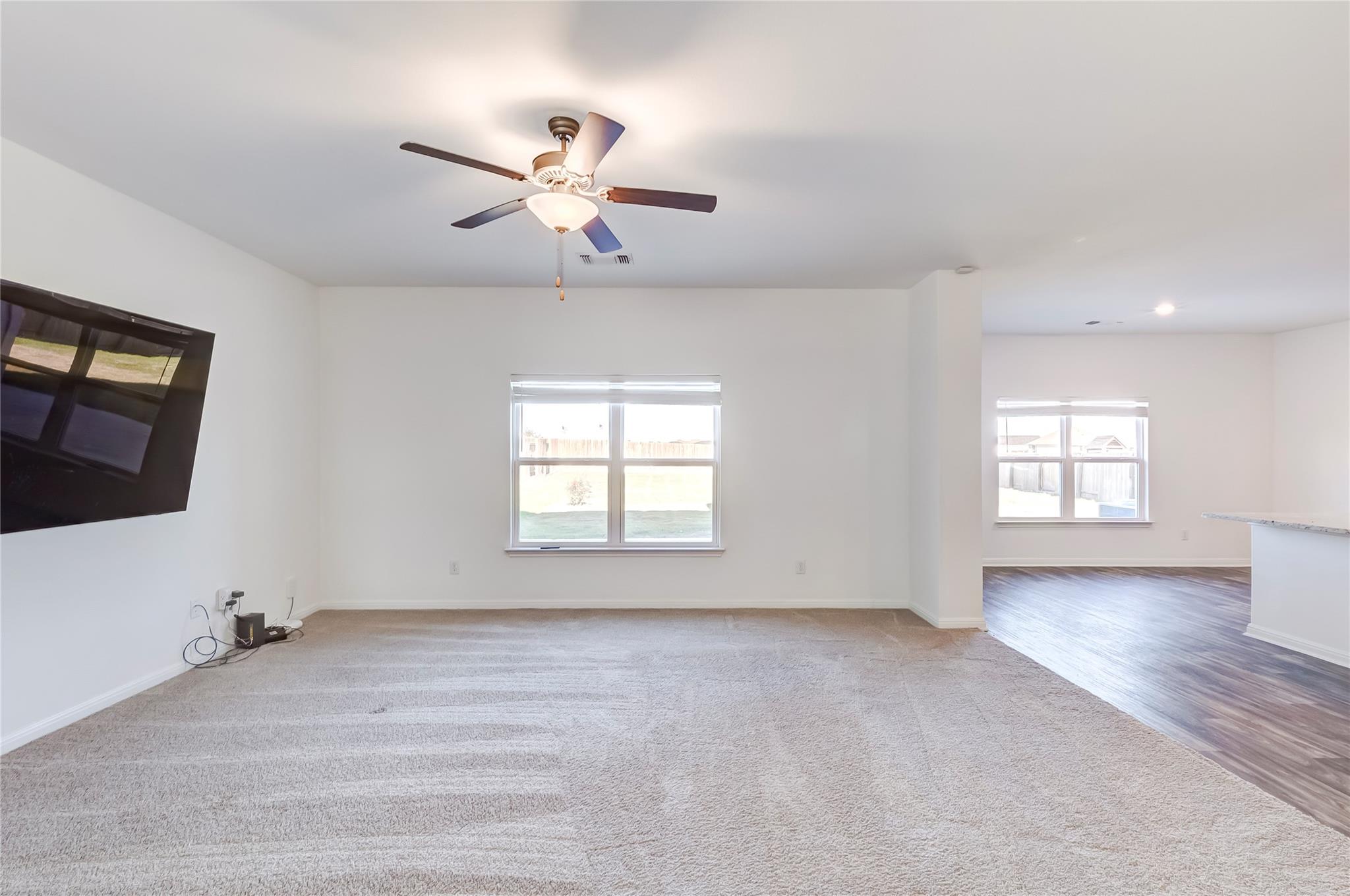 109 Riverdale Dr, Jarrell, TX 76537