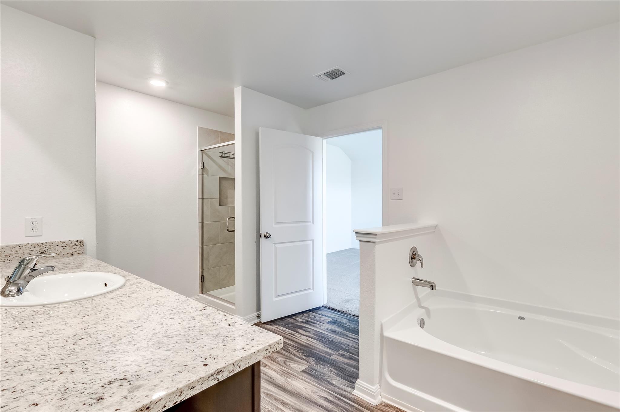 109 Riverdale Dr, Jarrell, TX 76537