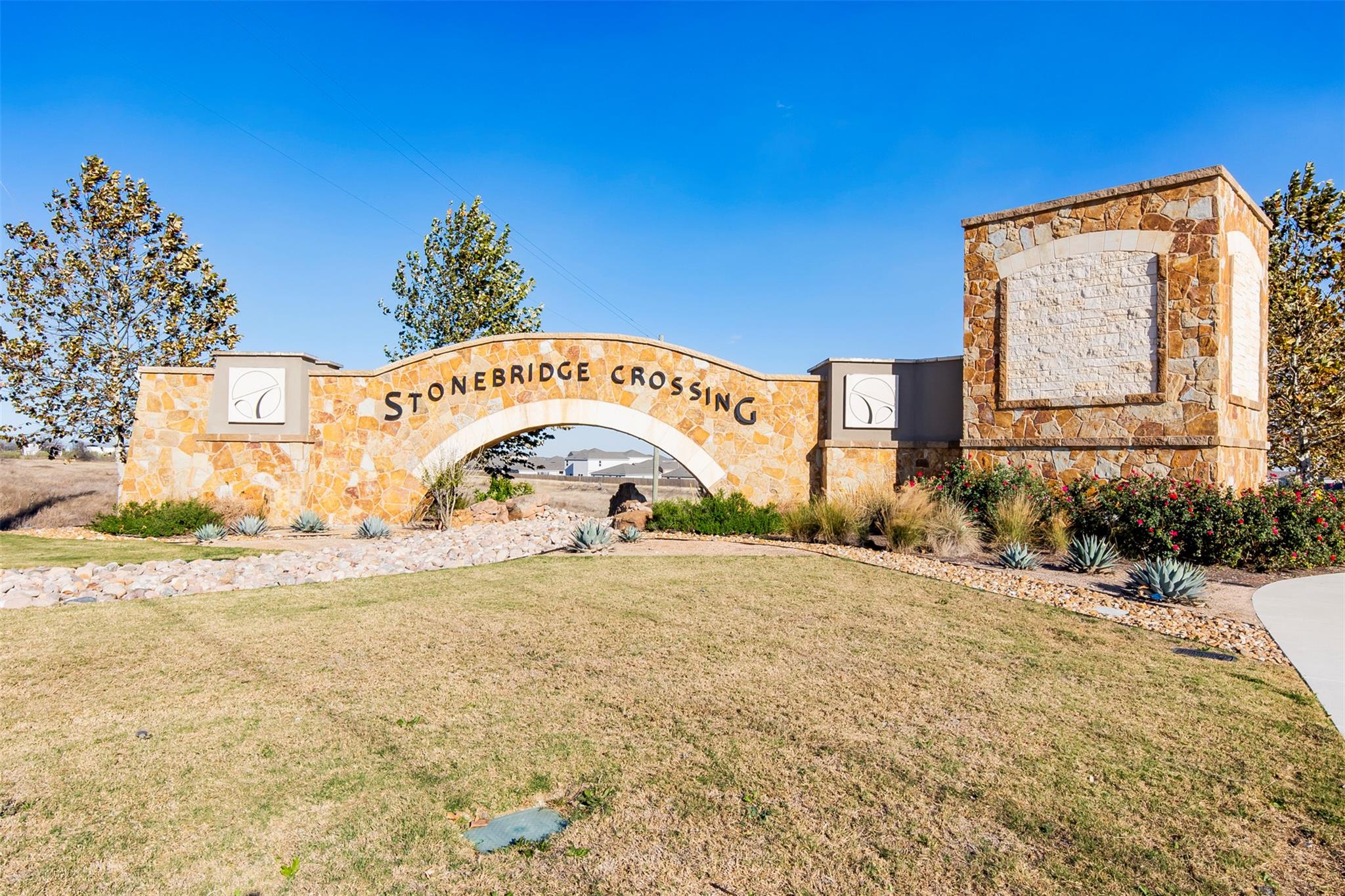 109 Riverdale Dr, Jarrell, TX 76537