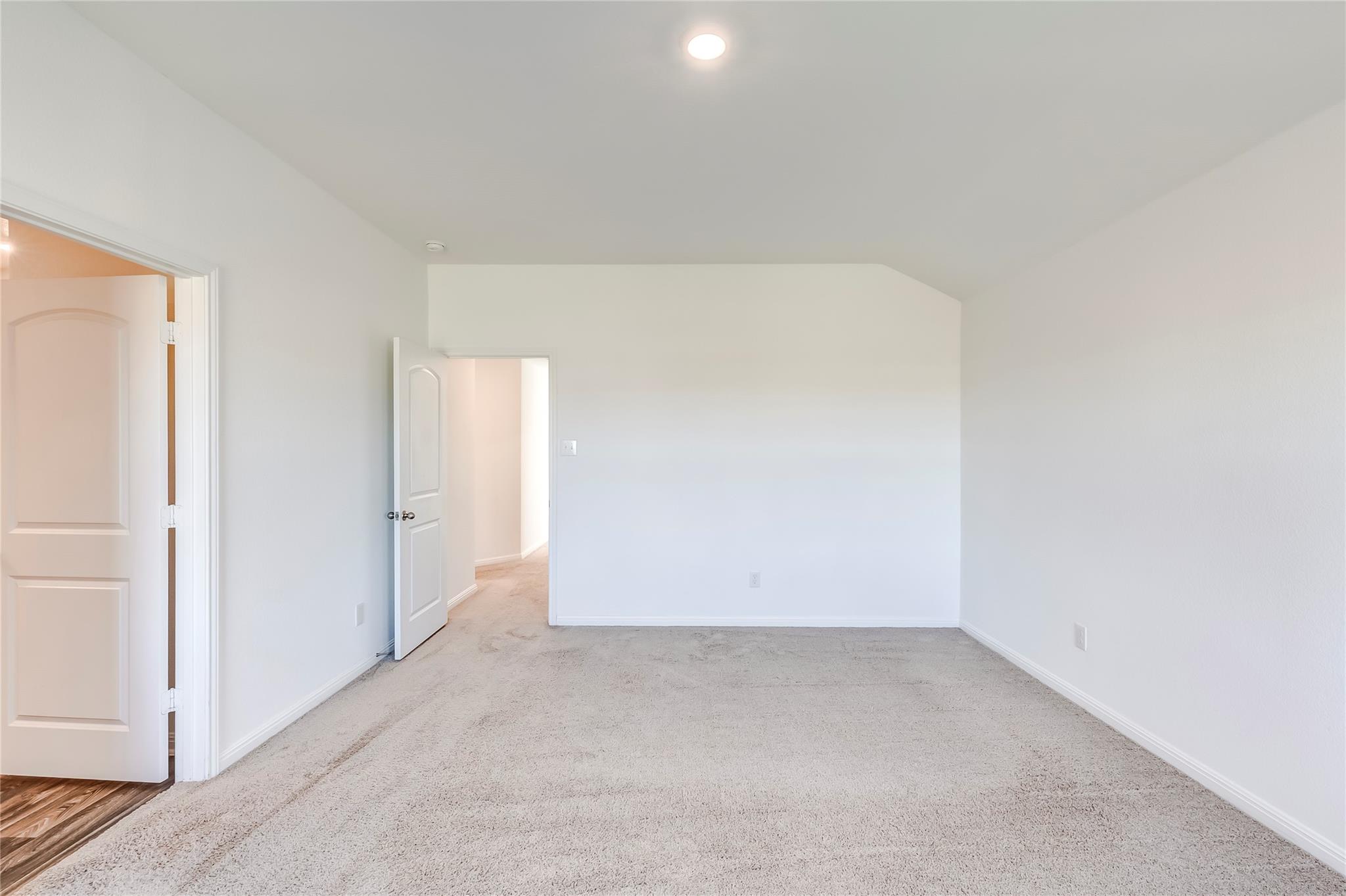 109 Riverdale Dr, Jarrell, TX 76537