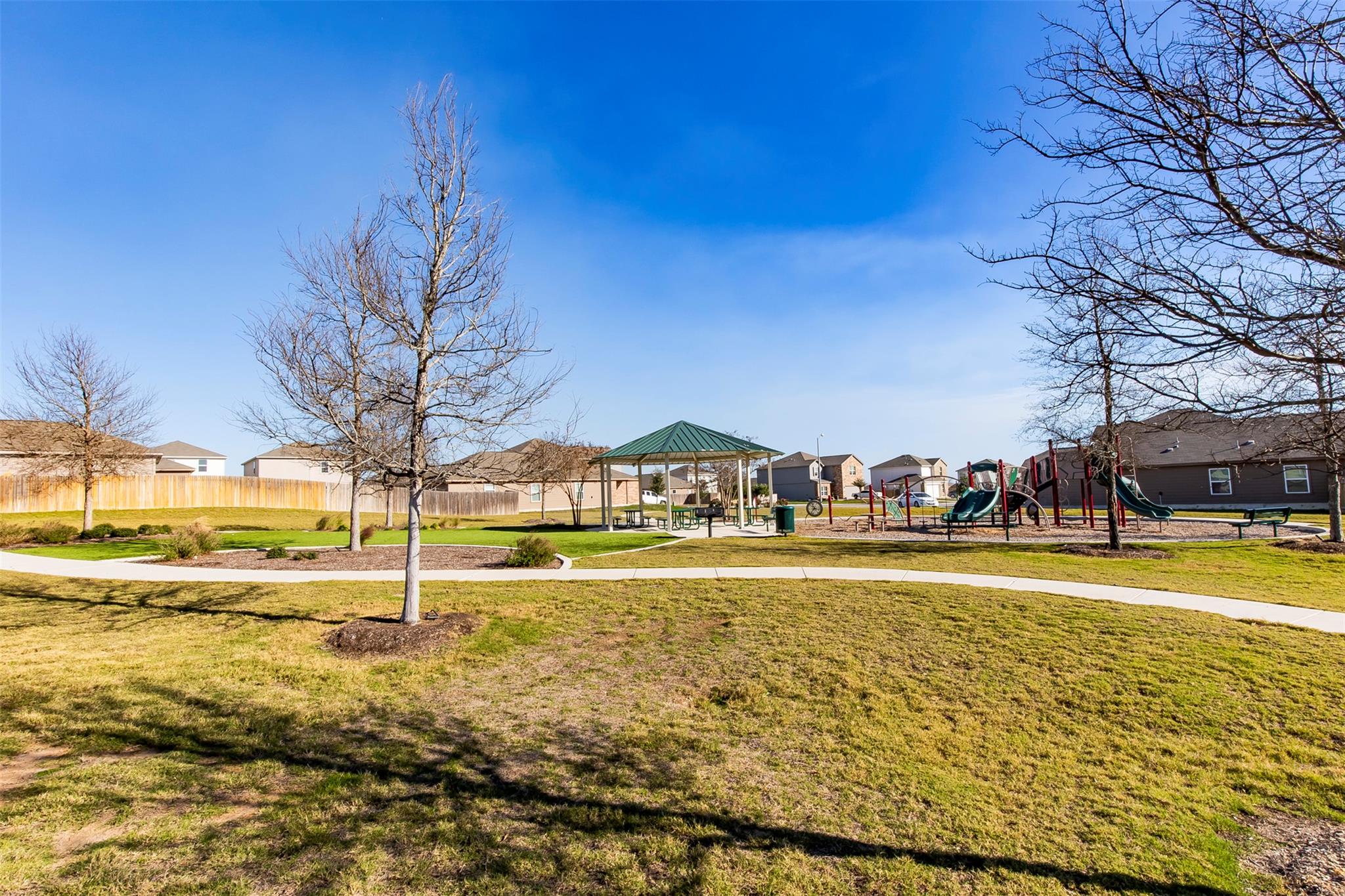 109 Riverdale Dr, Jarrell, TX 76537