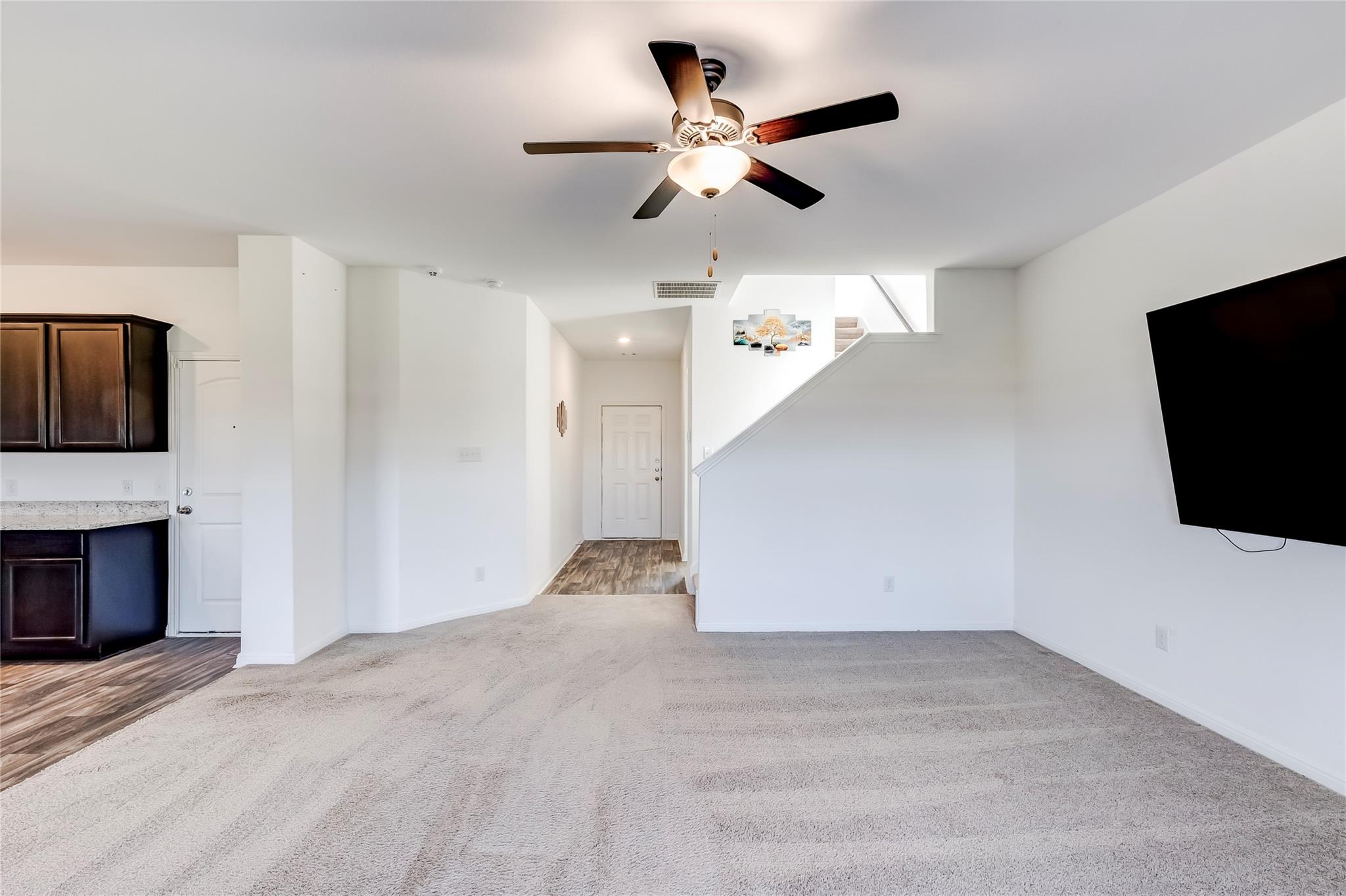 109 Riverdale Dr, Jarrell, TX 76537