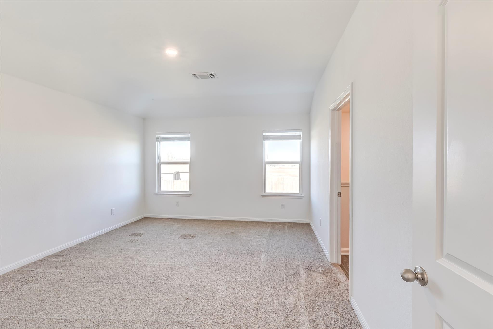 109 Riverdale Dr, Jarrell, TX 76537