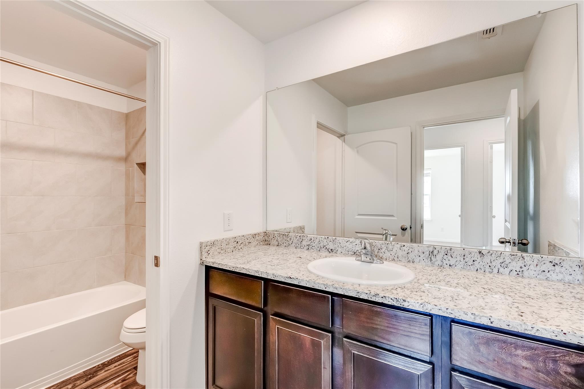 109 Riverdale Dr, Jarrell, TX 76537