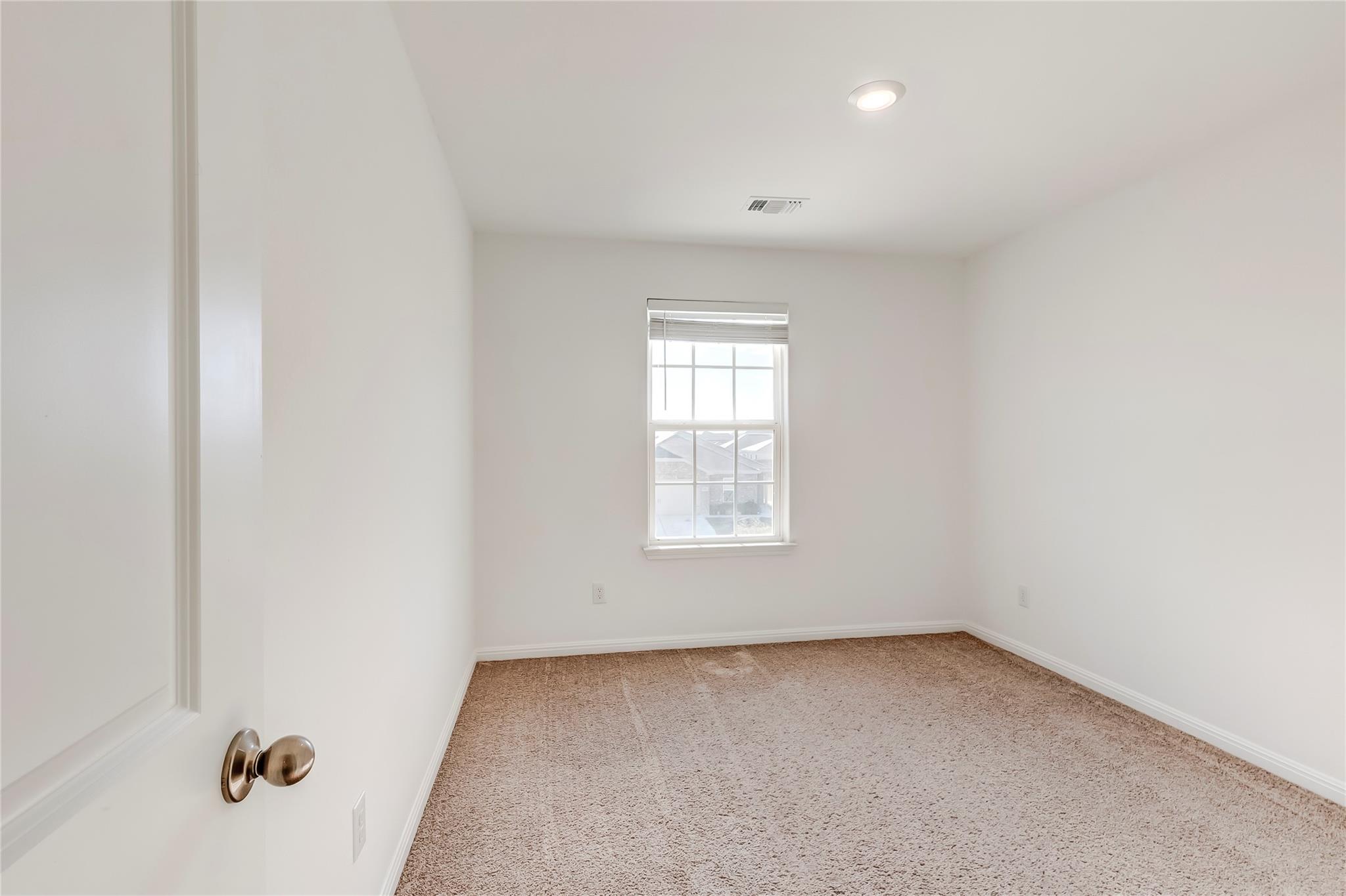 109 Riverdale Dr, Jarrell, TX 76537