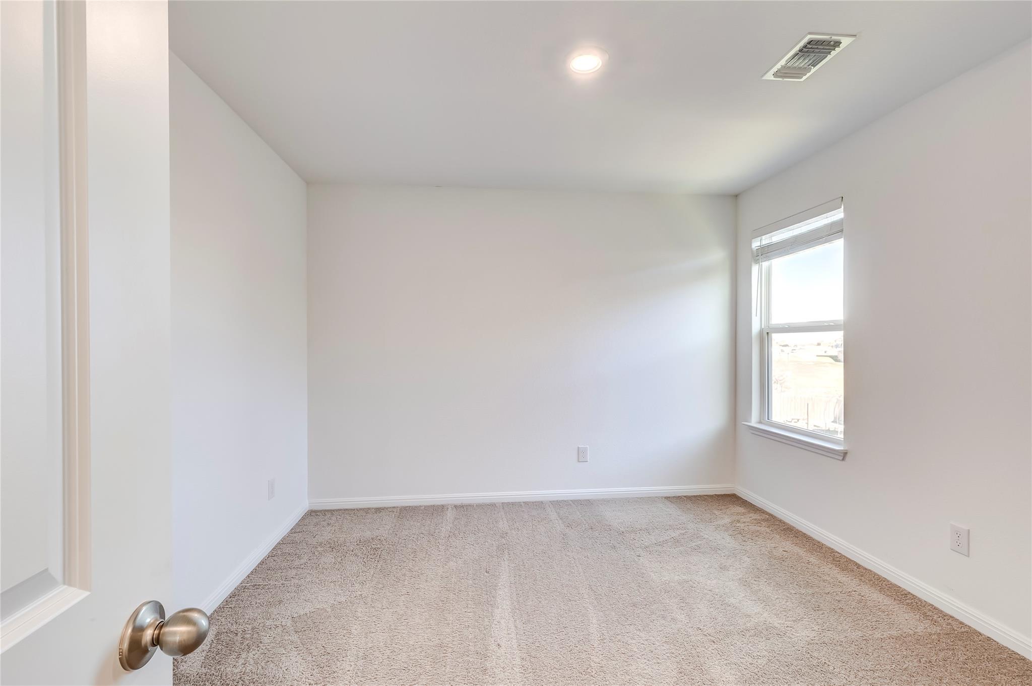 109 Riverdale Dr, Jarrell, TX 76537