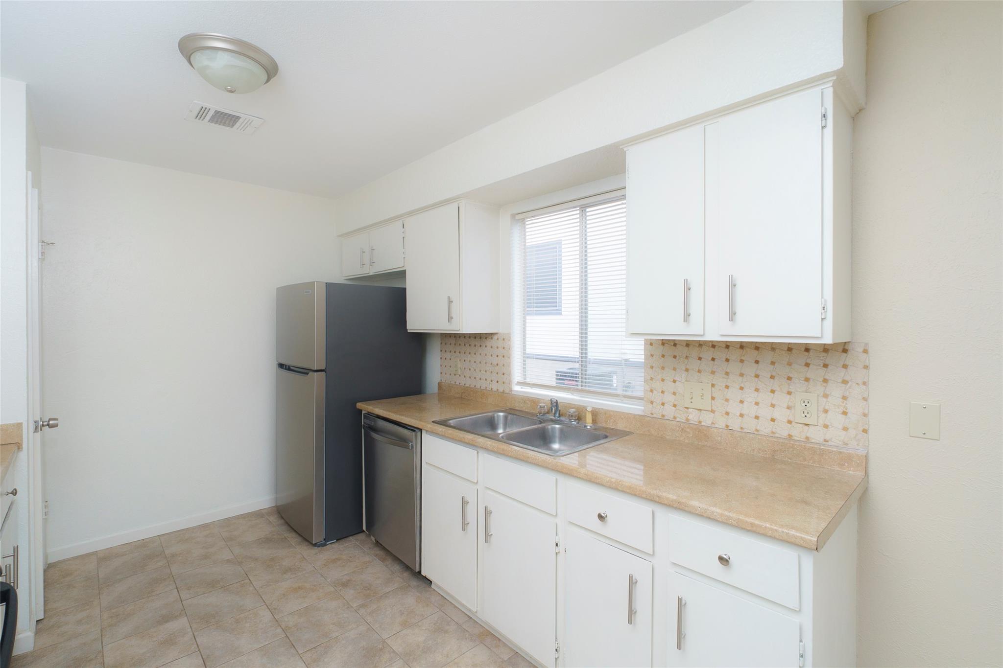 5603 Porsche Ln, Austin, TX 78749