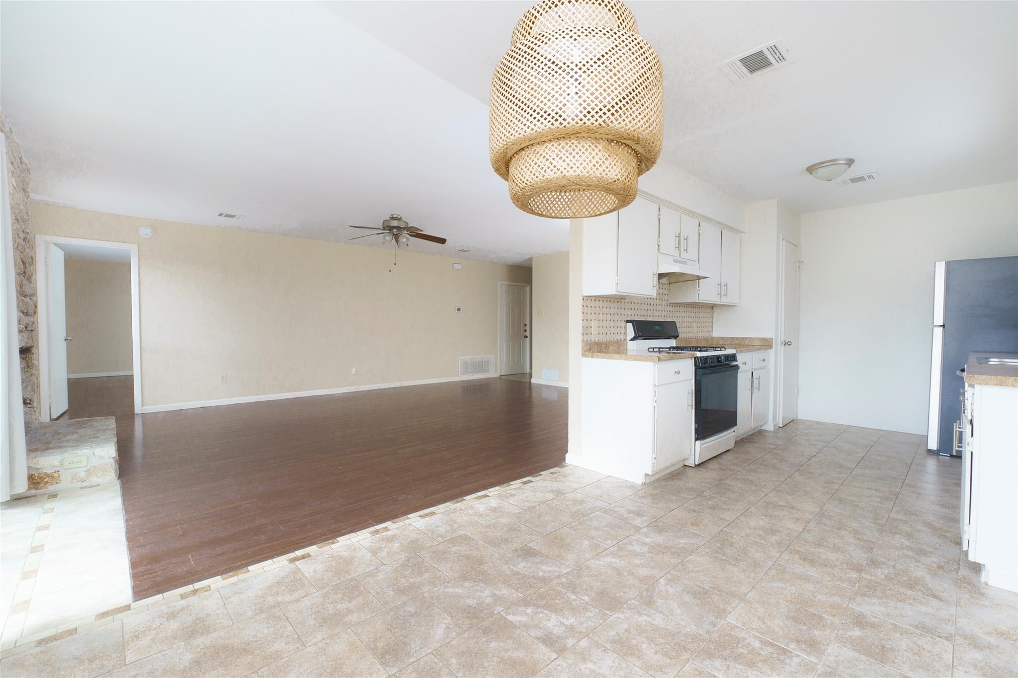 5603 Porsche Ln, Austin, TX 78749