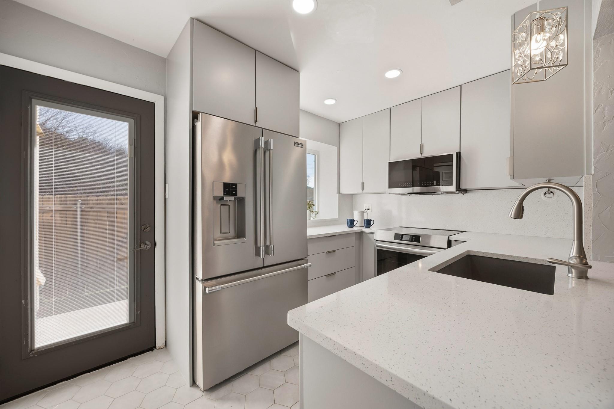 11901 E Swearingen Dr # 27, Austin, TX 78758