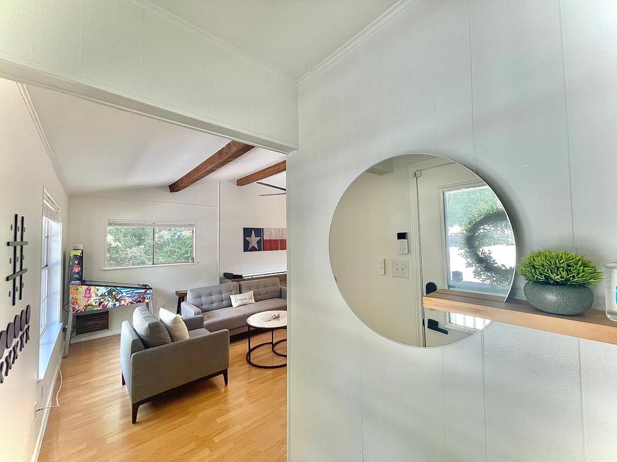 1582 Valley Dr, Canyon Lake, TX 78133