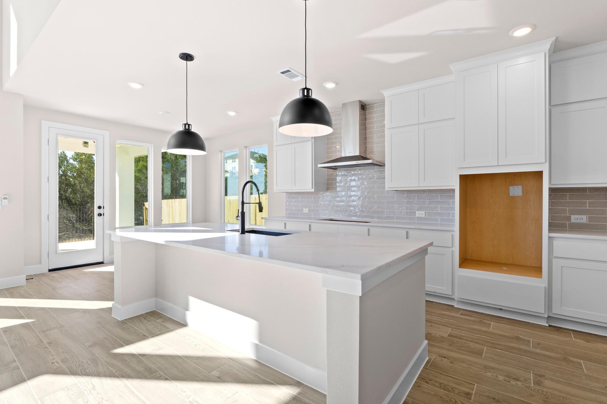 109 Rightfield Dr, Liberty Hill, TX 78642