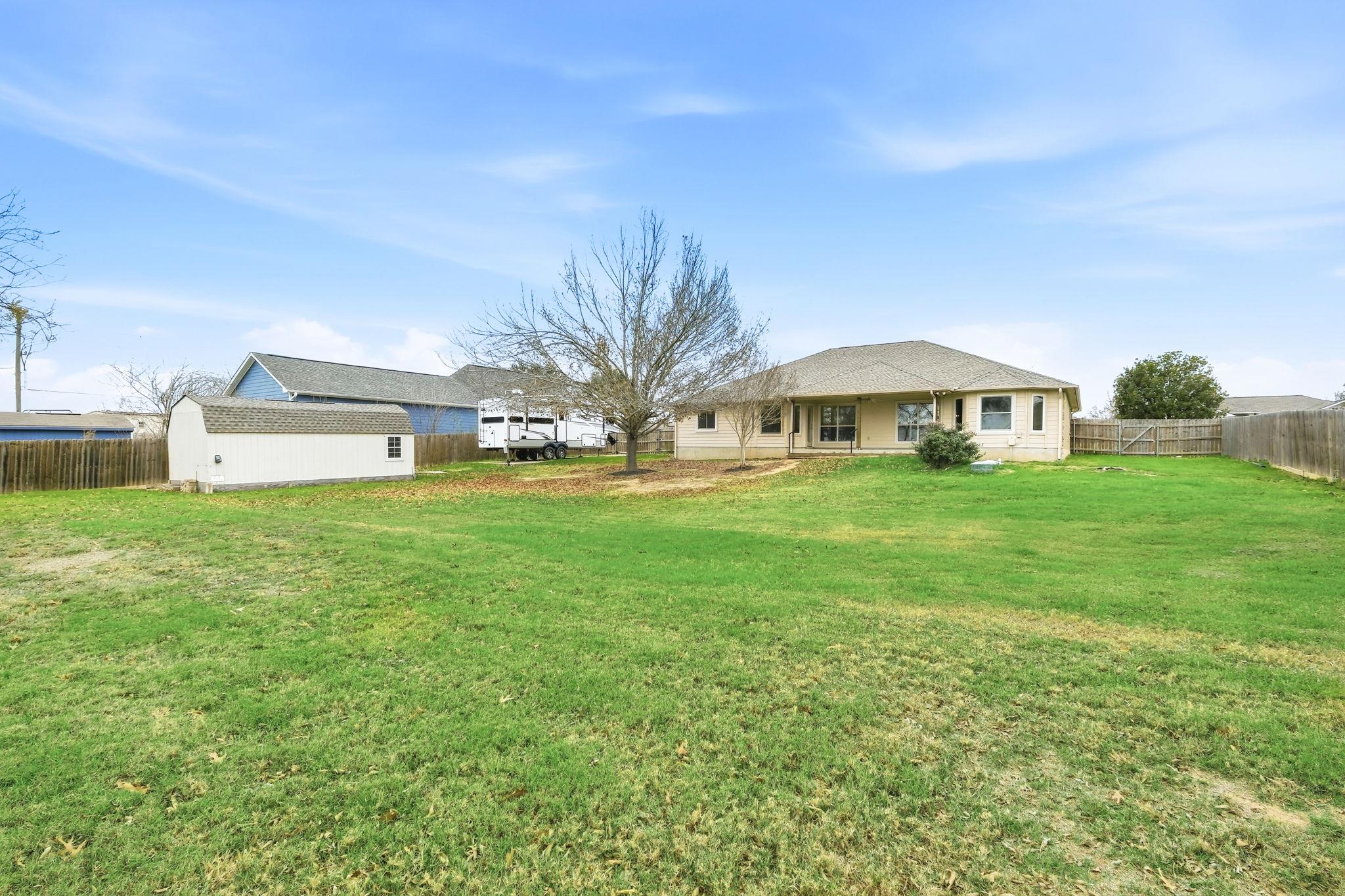 102 Bosque Dr, Hutto, TX 78634