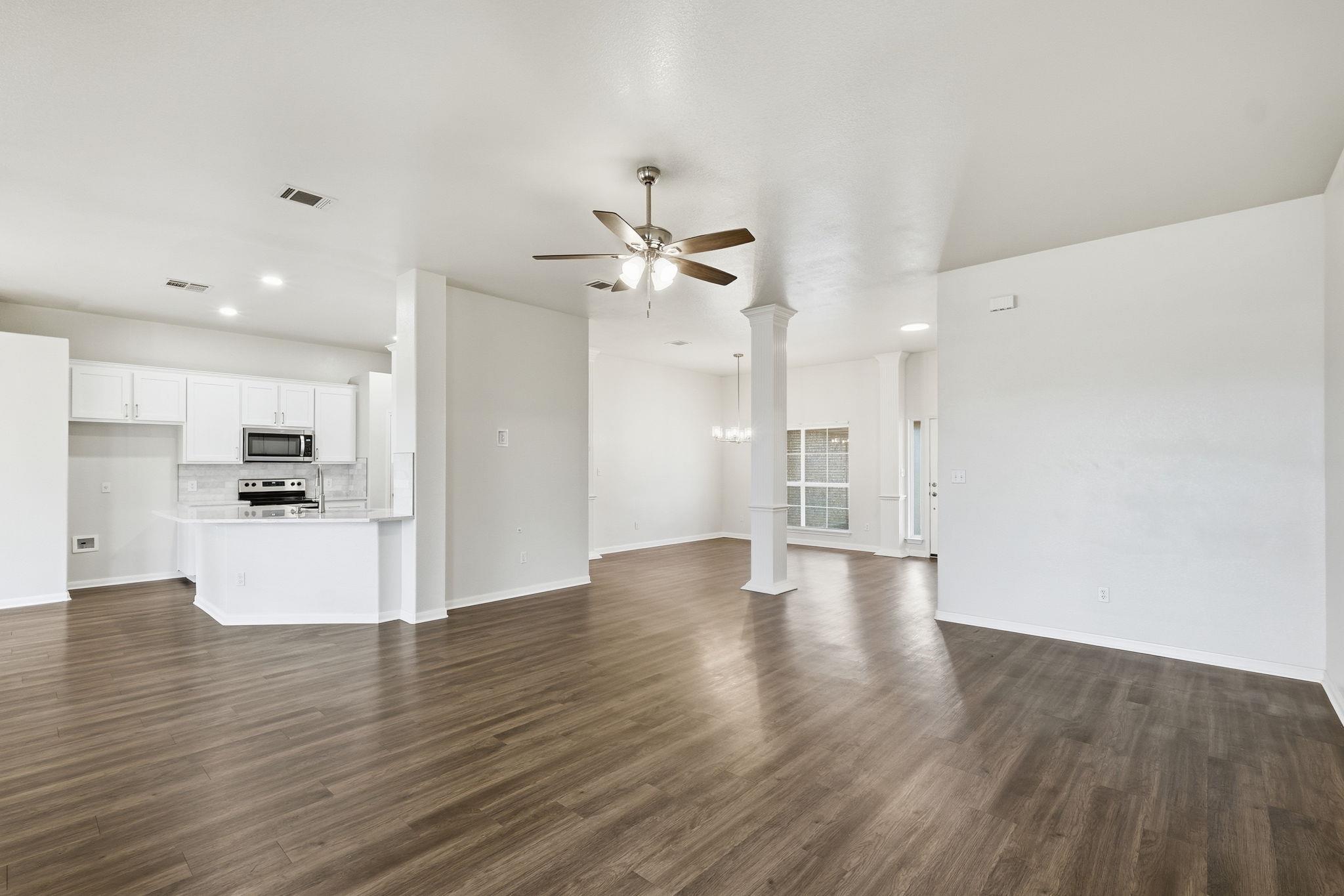 102 Bosque Dr, Hutto, TX 78634