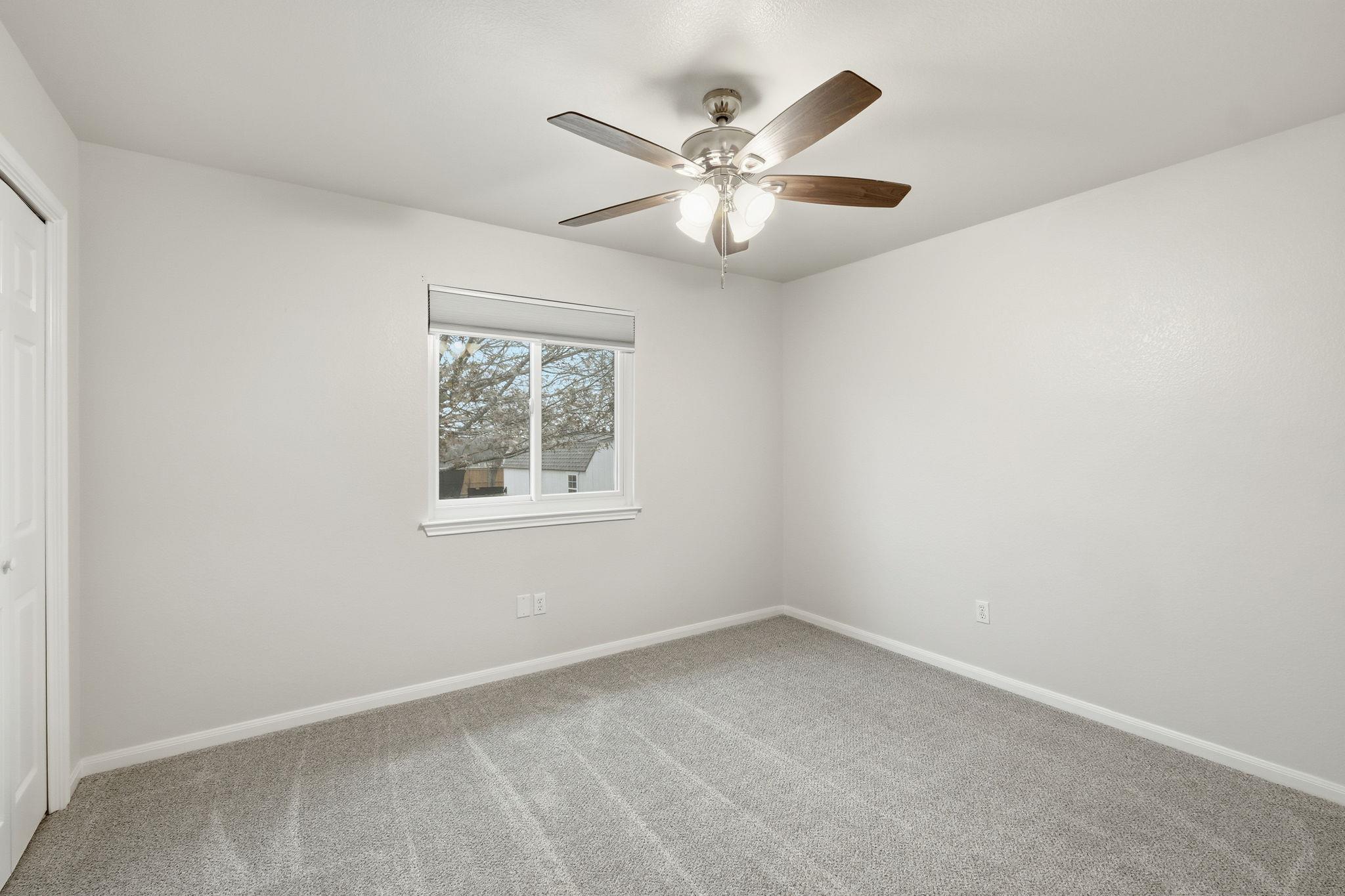 102 Bosque Dr, Hutto, TX 78634