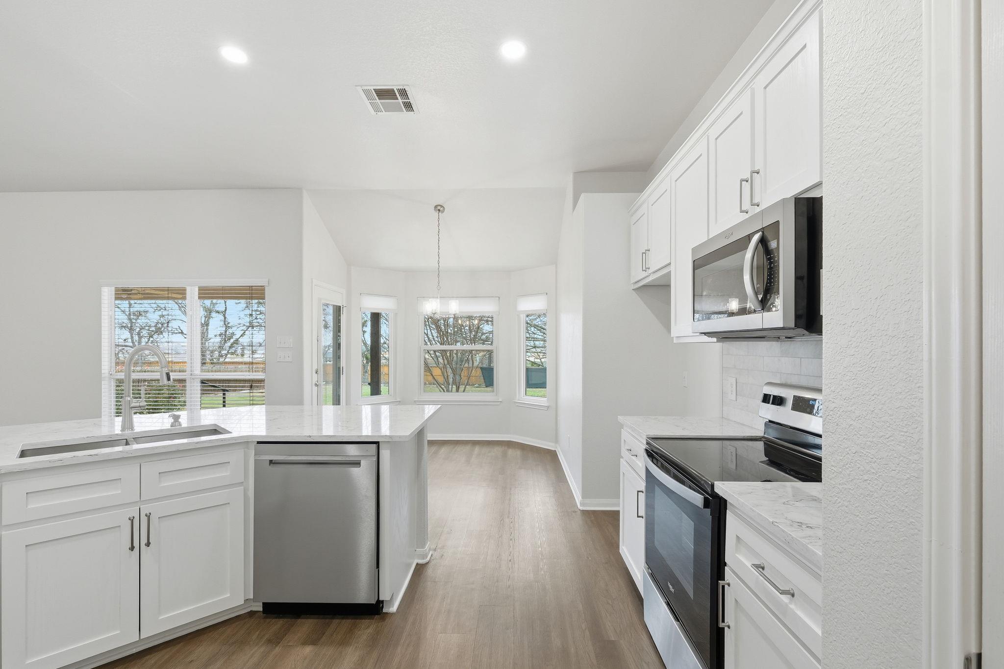 102 Bosque Dr, Hutto, TX 78634