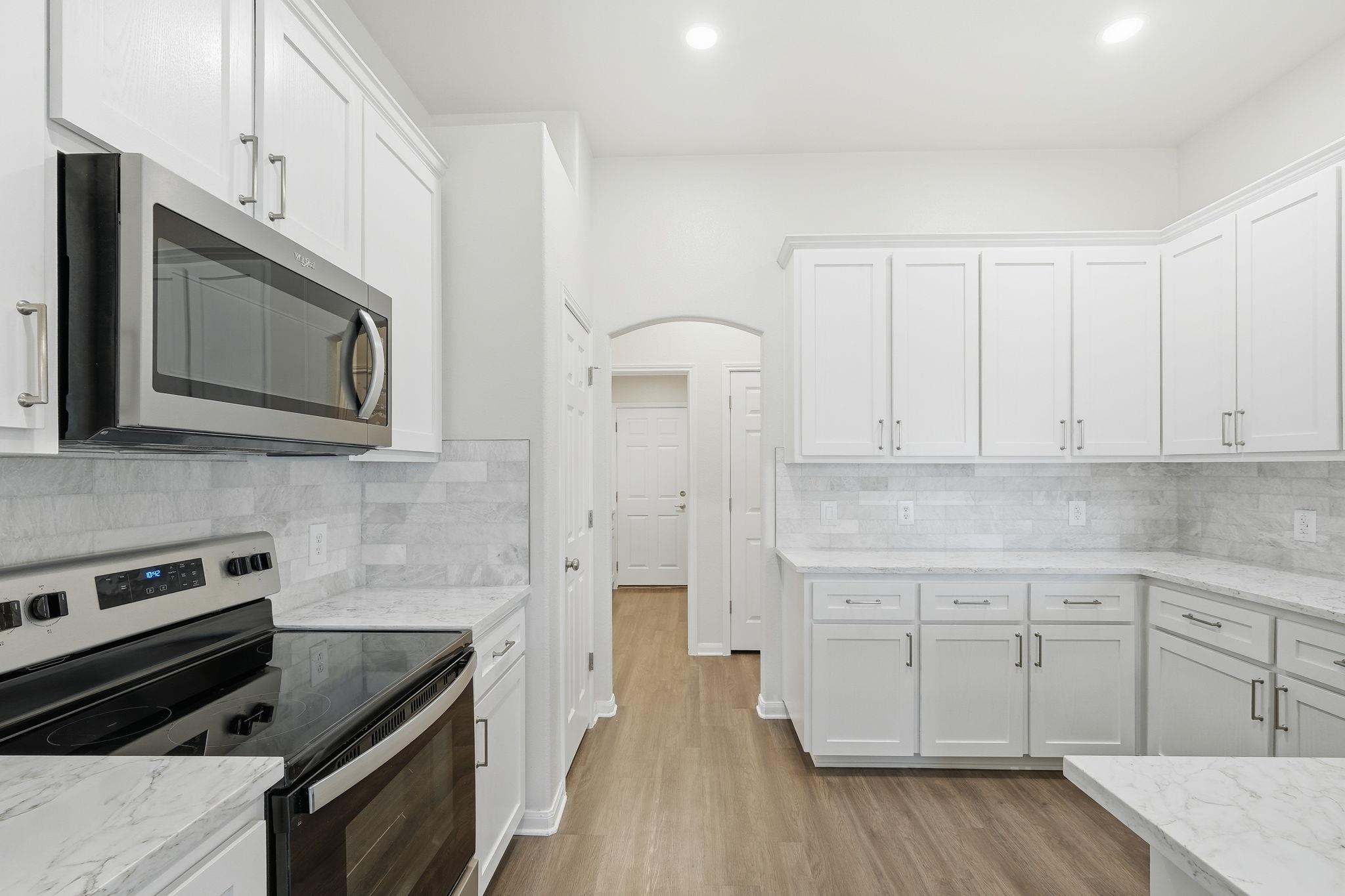 102 Bosque Dr, Hutto, TX 78634