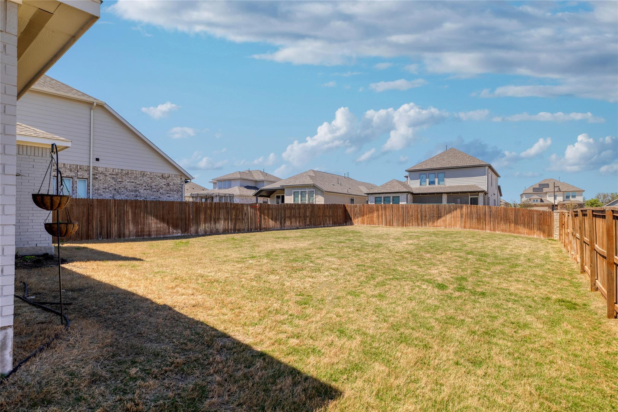 102 FORTUNA Ct, Liberty Hill, TX 78642