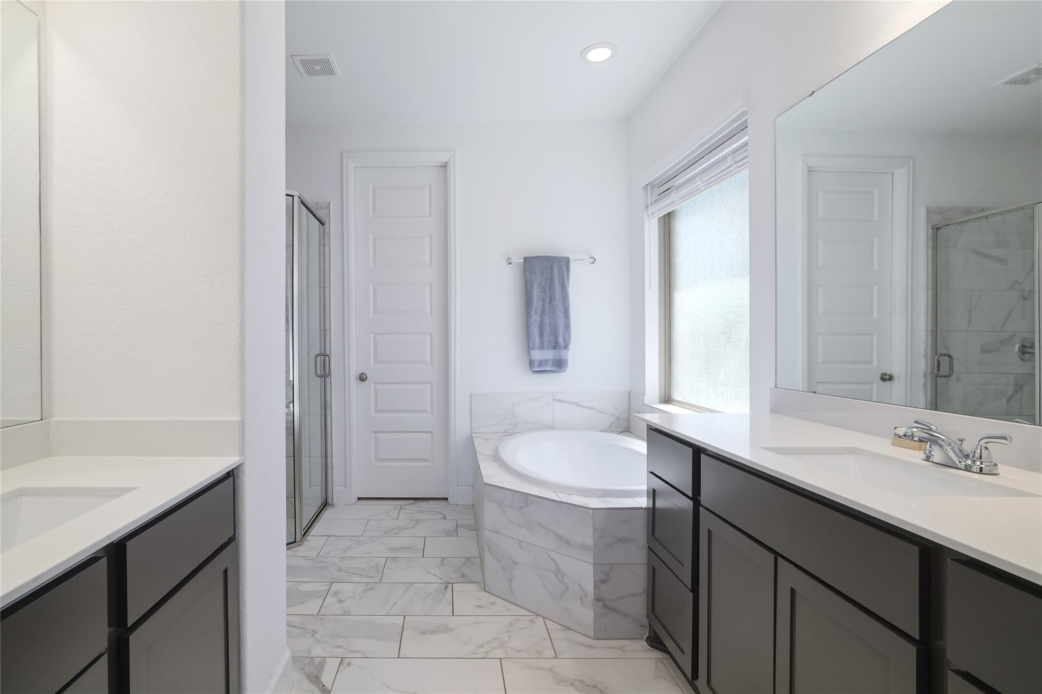 102 FORTUNA Ct, Liberty Hill, TX 78642