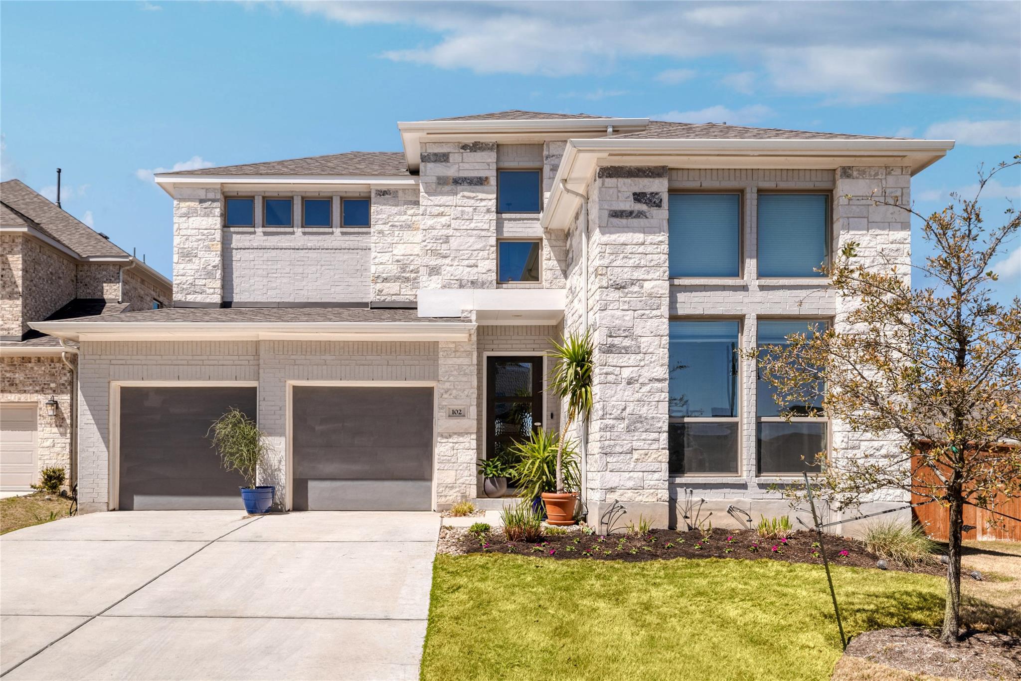 102 FORTUNA Ct, Liberty Hill, TX 78642