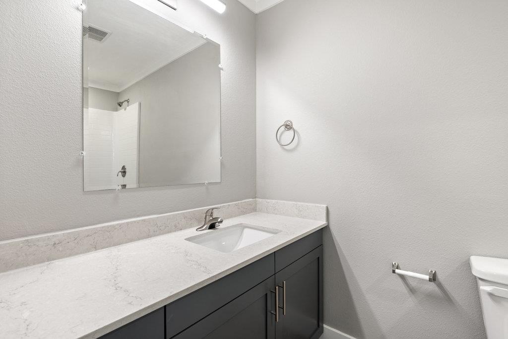 2025 Applewood Dr, Lockhart, TX 78644