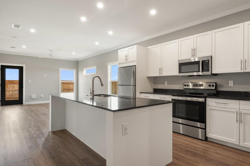 2025 Applewood Dr, Lockhart, TX 78644