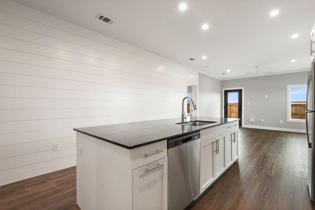 2025 Applewood Dr, Lockhart, TX 78644