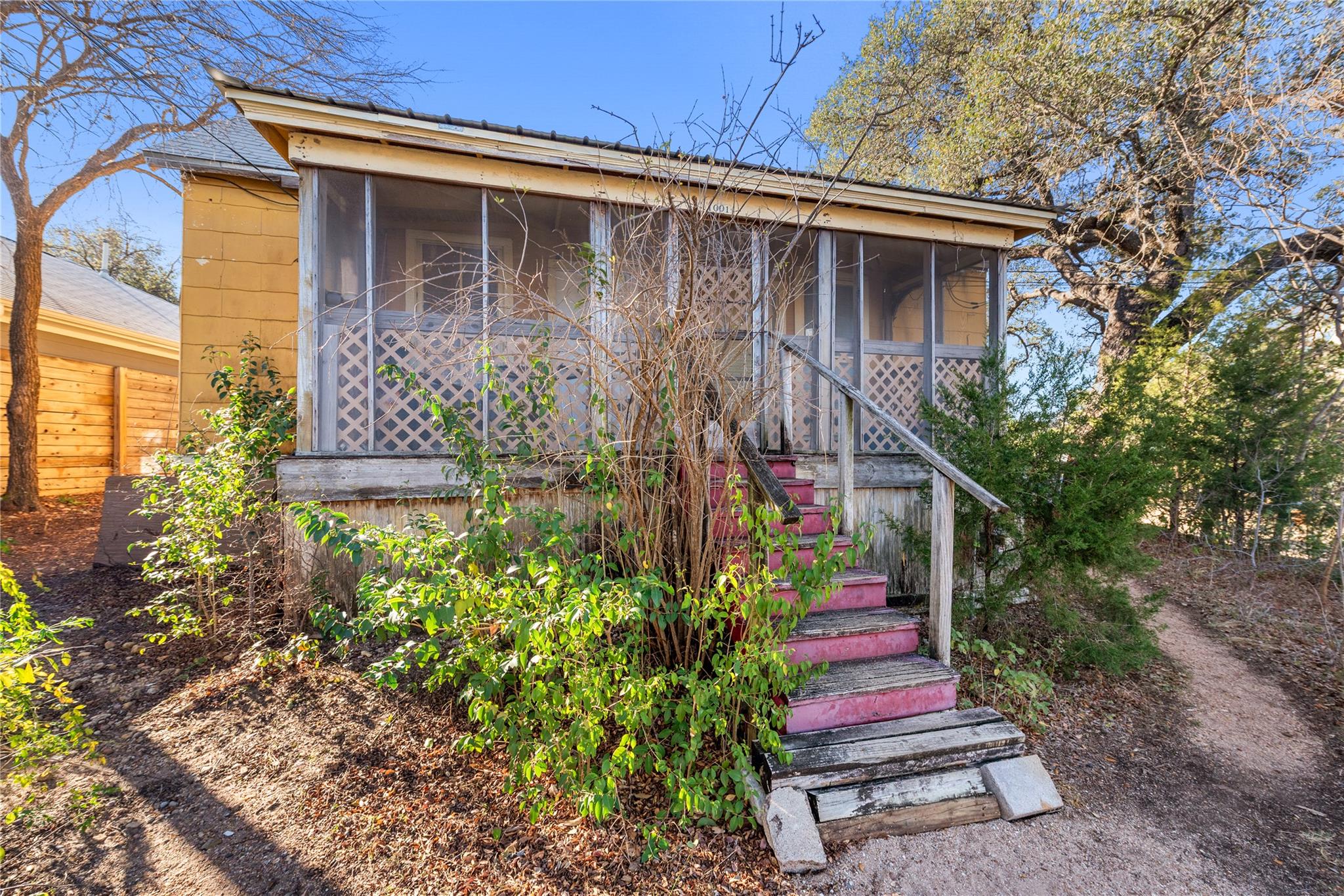 1001 Catalpa St, Austin, TX 78702