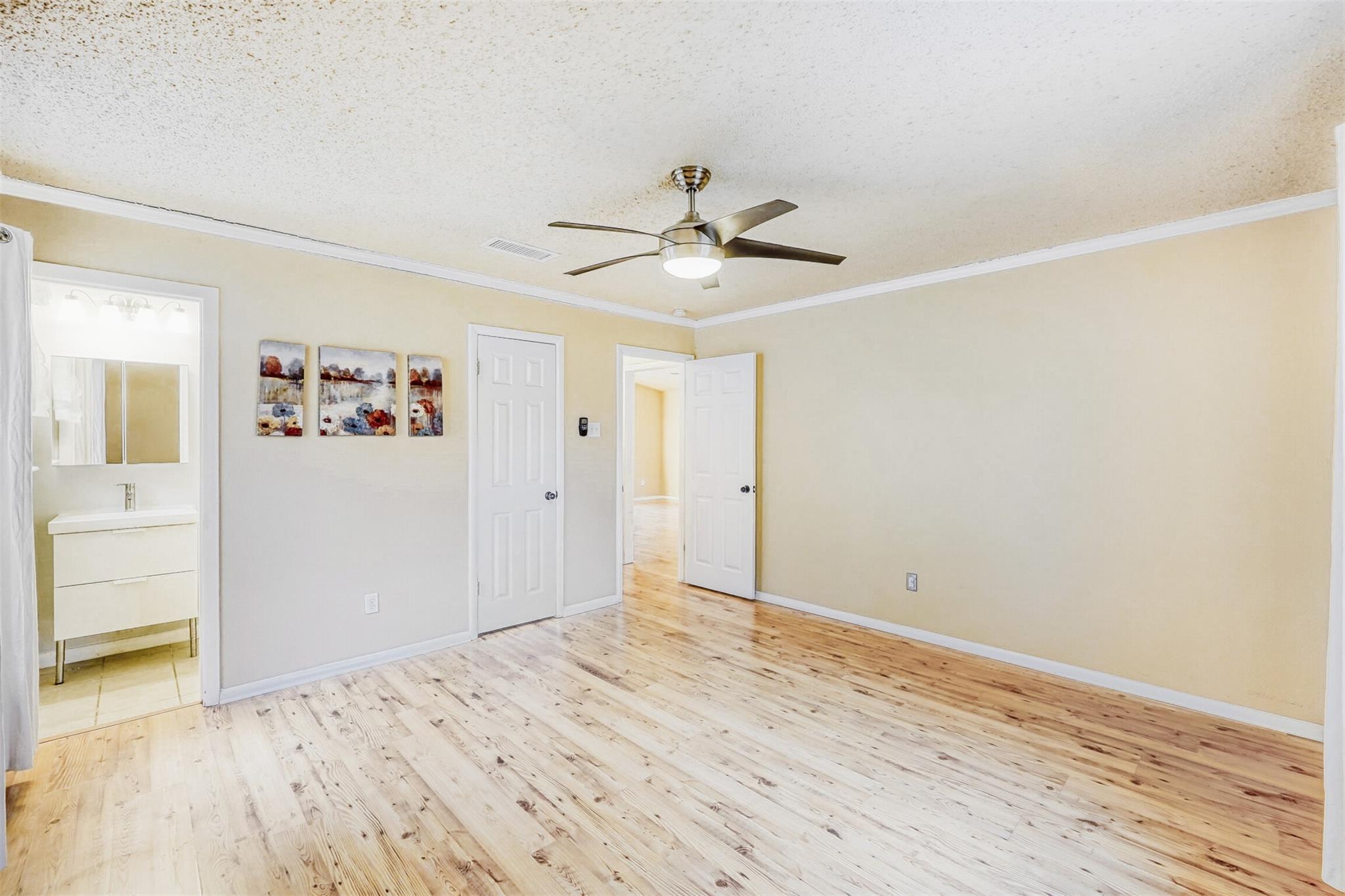 2114 Bel Air Dr, Taylor, TX 76574