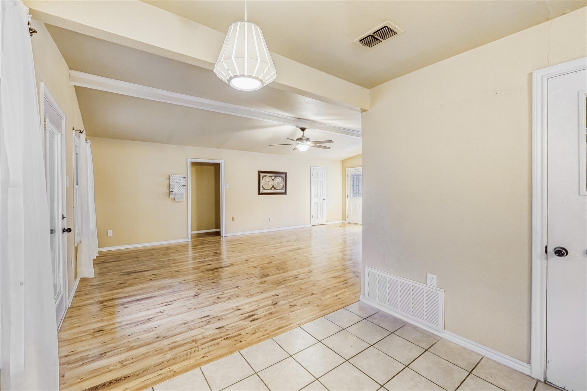 2114 Bel Air Dr, Taylor, TX 76574