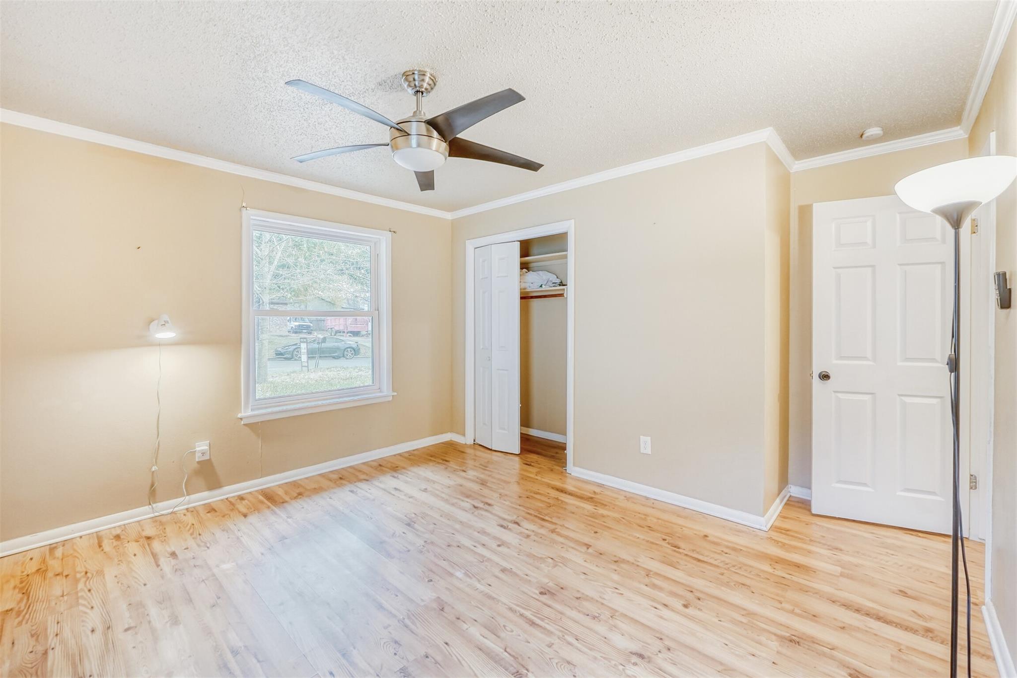 2114 Bel Air Dr, Taylor, TX 76574