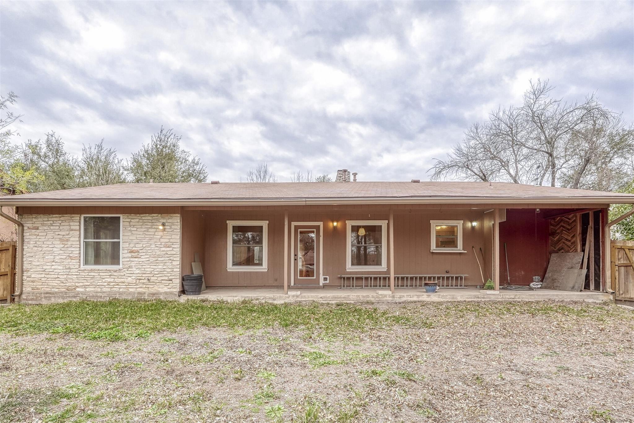 2114 Bel Air Dr, Taylor, TX 76574