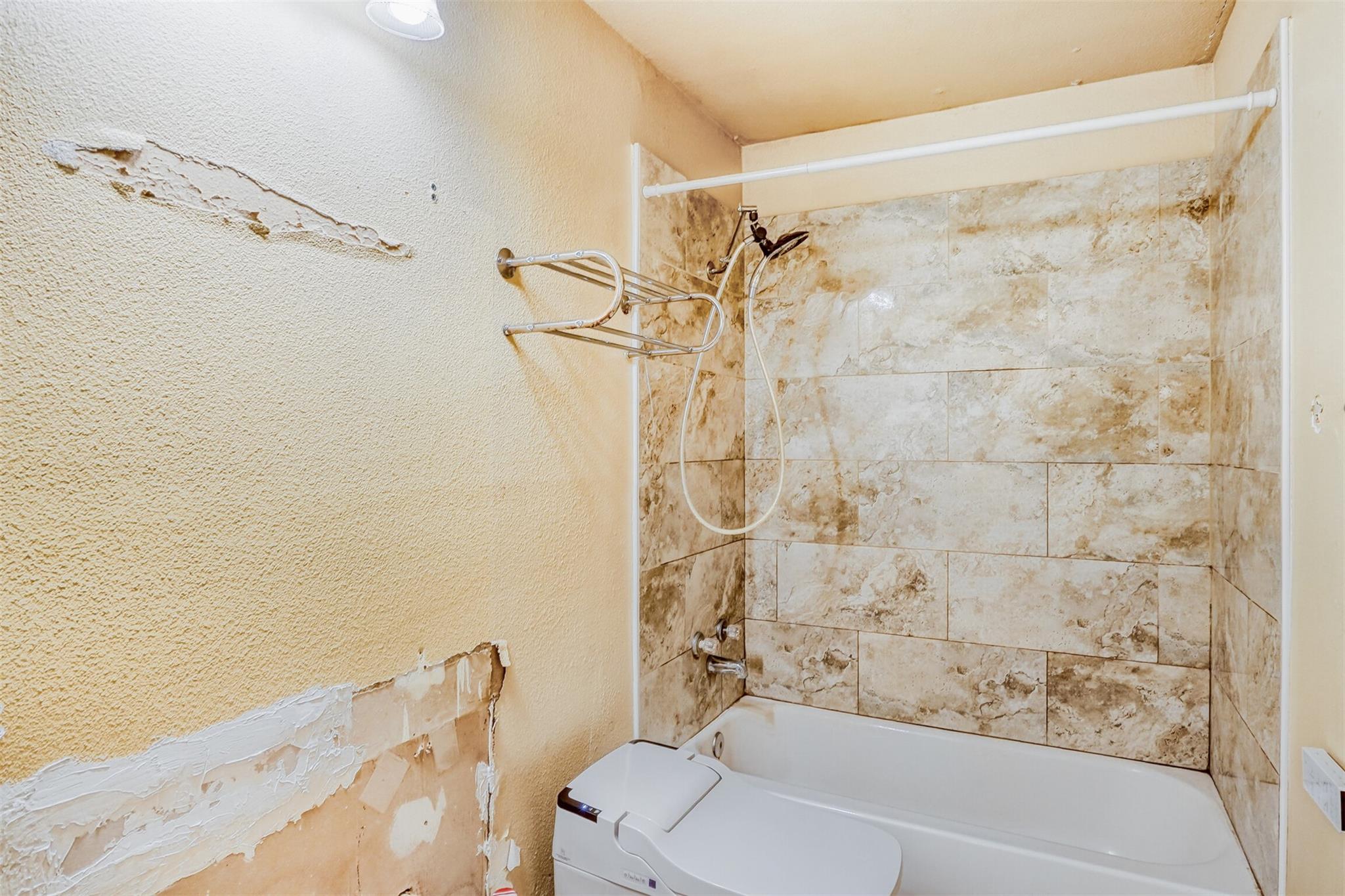 2114 Bel Air Dr, Taylor, TX 76574