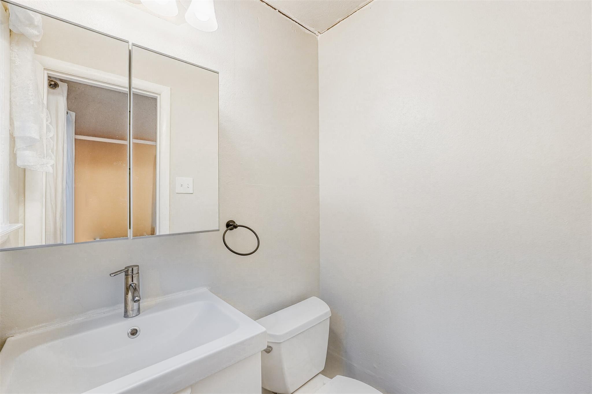 2114 Bel Air Dr, Taylor, TX 76574